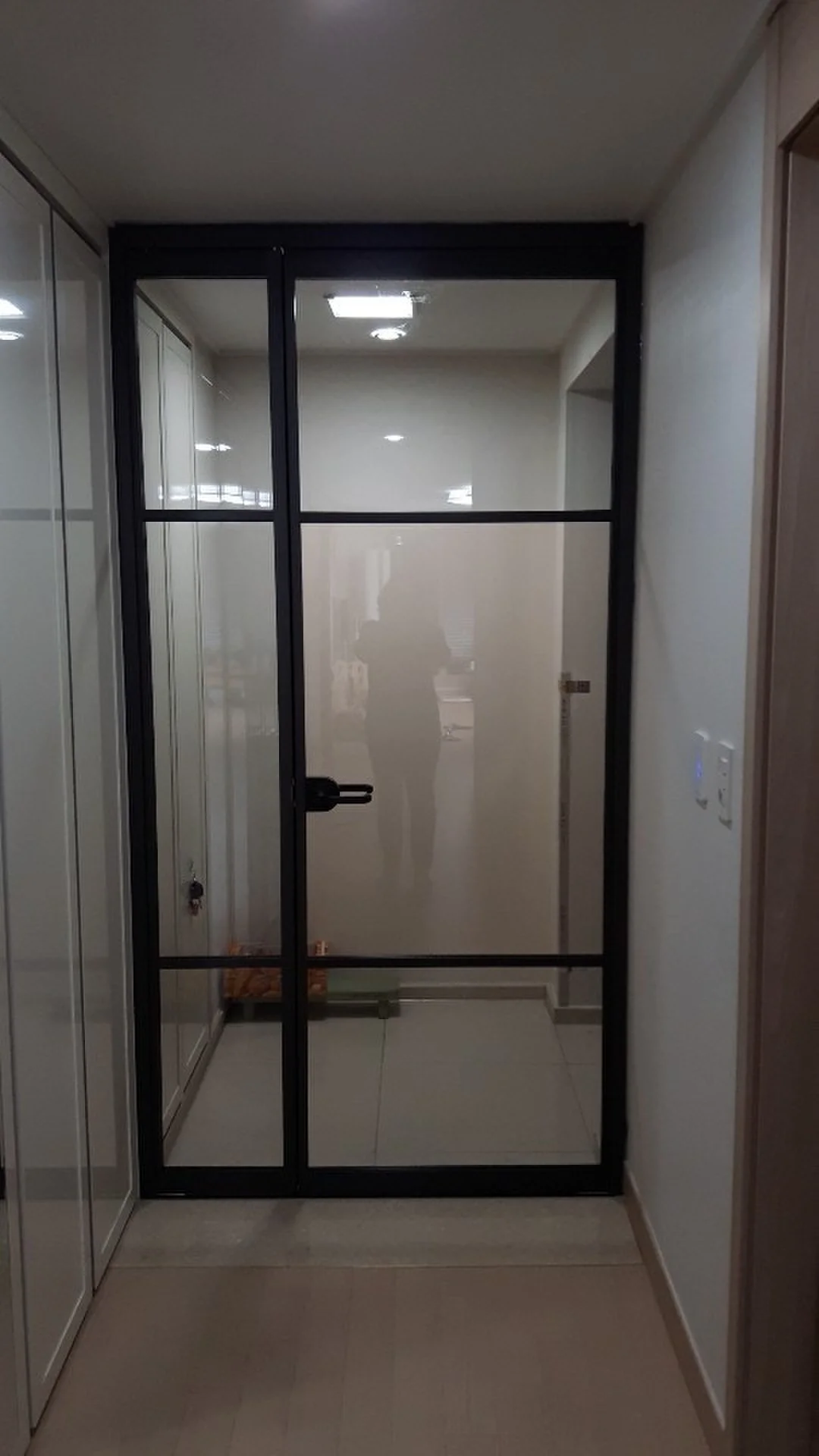 인천 미추홀구 미추홀구 현관 벽지보수 시공 현장 사진